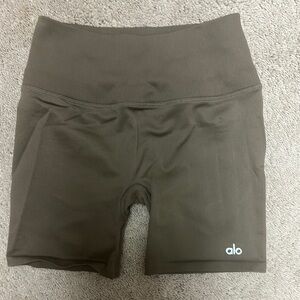 Alo yoga shorts